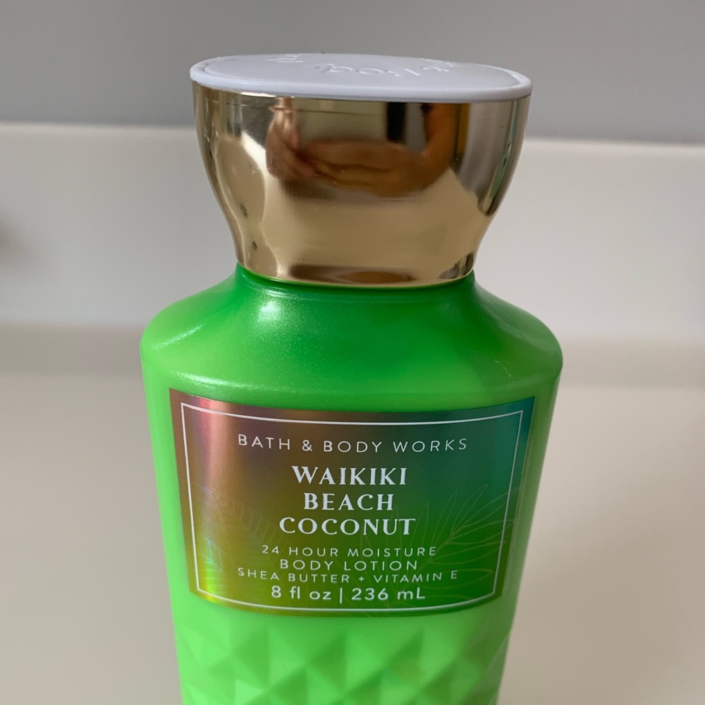 Bath & Body Works Waikiki Beach Coconut body lotion & body wash
